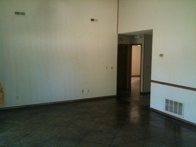958-960 North Lancelot Avenue – photo 2