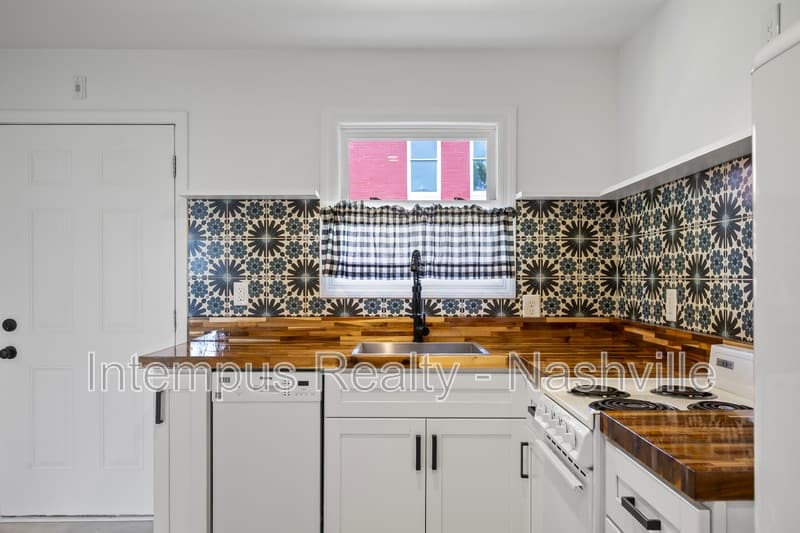 910 Shelby Ave – photo 4