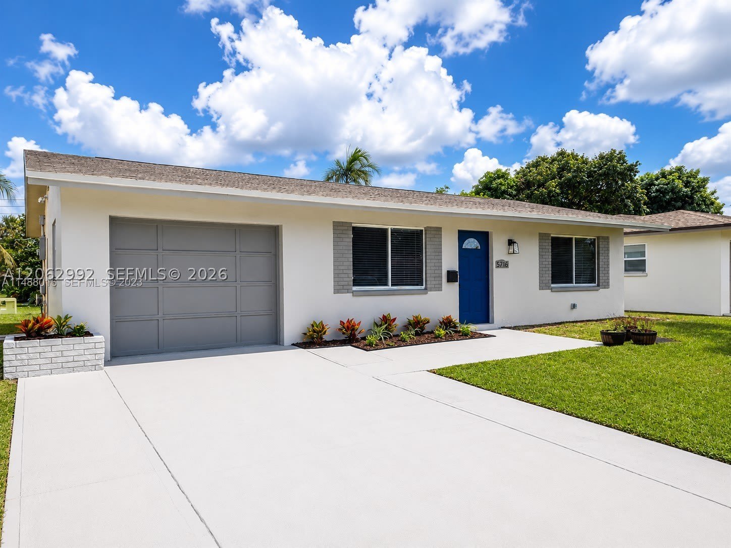 5716 NW 70th Ter – photo 1