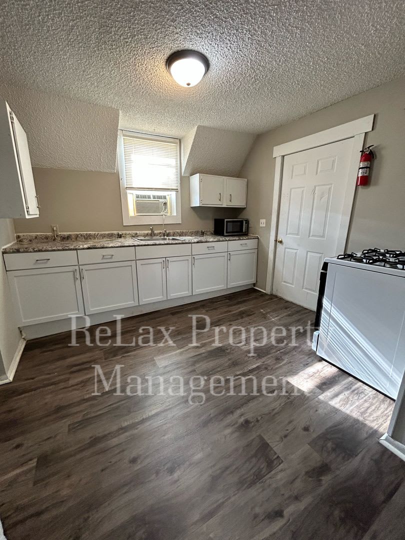 Large 3 Bedroom Apartment – photo 4
