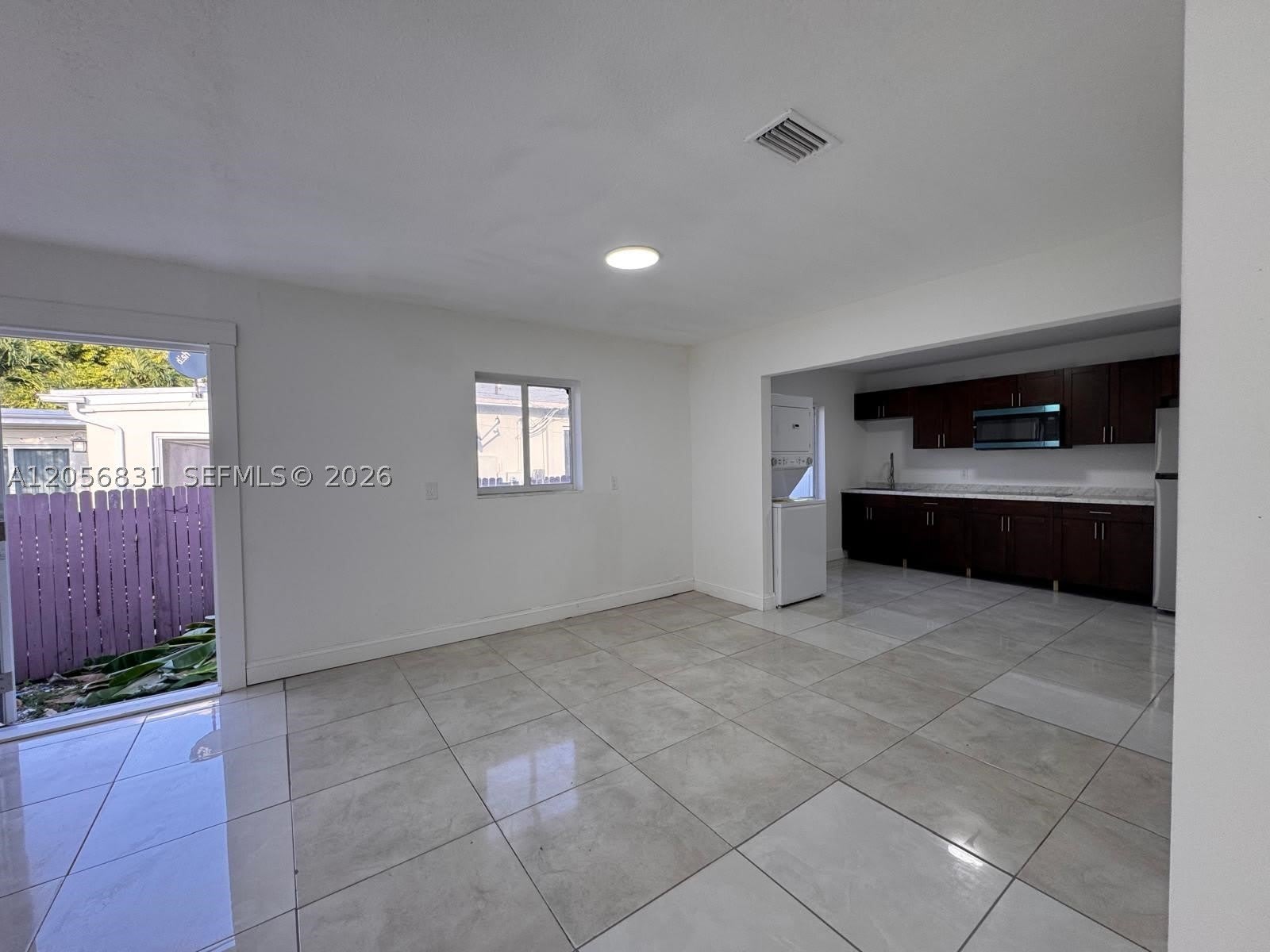 2803 SW 26th St – photo 2