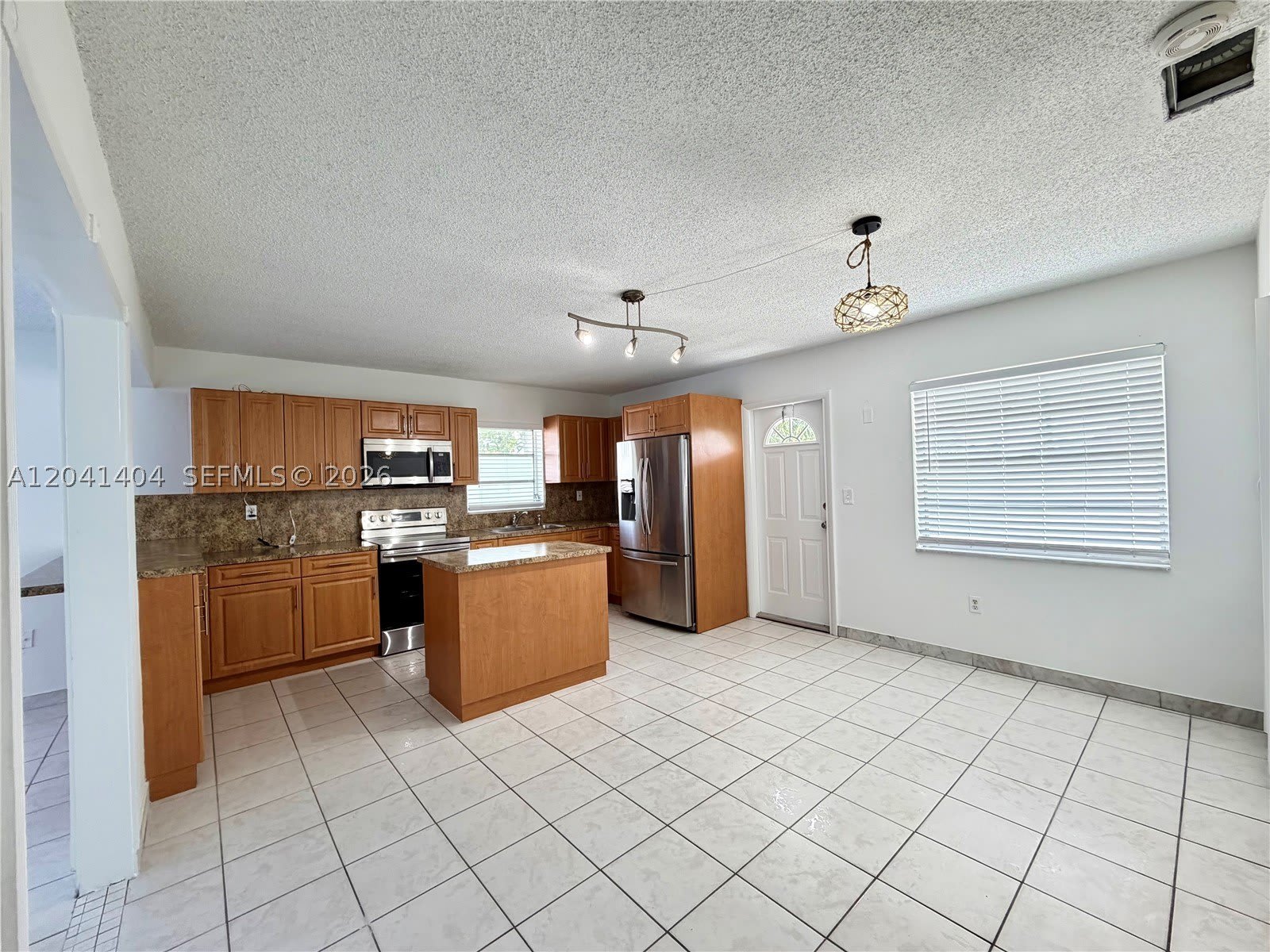 913 Nw 22Nd Pl – photo 2