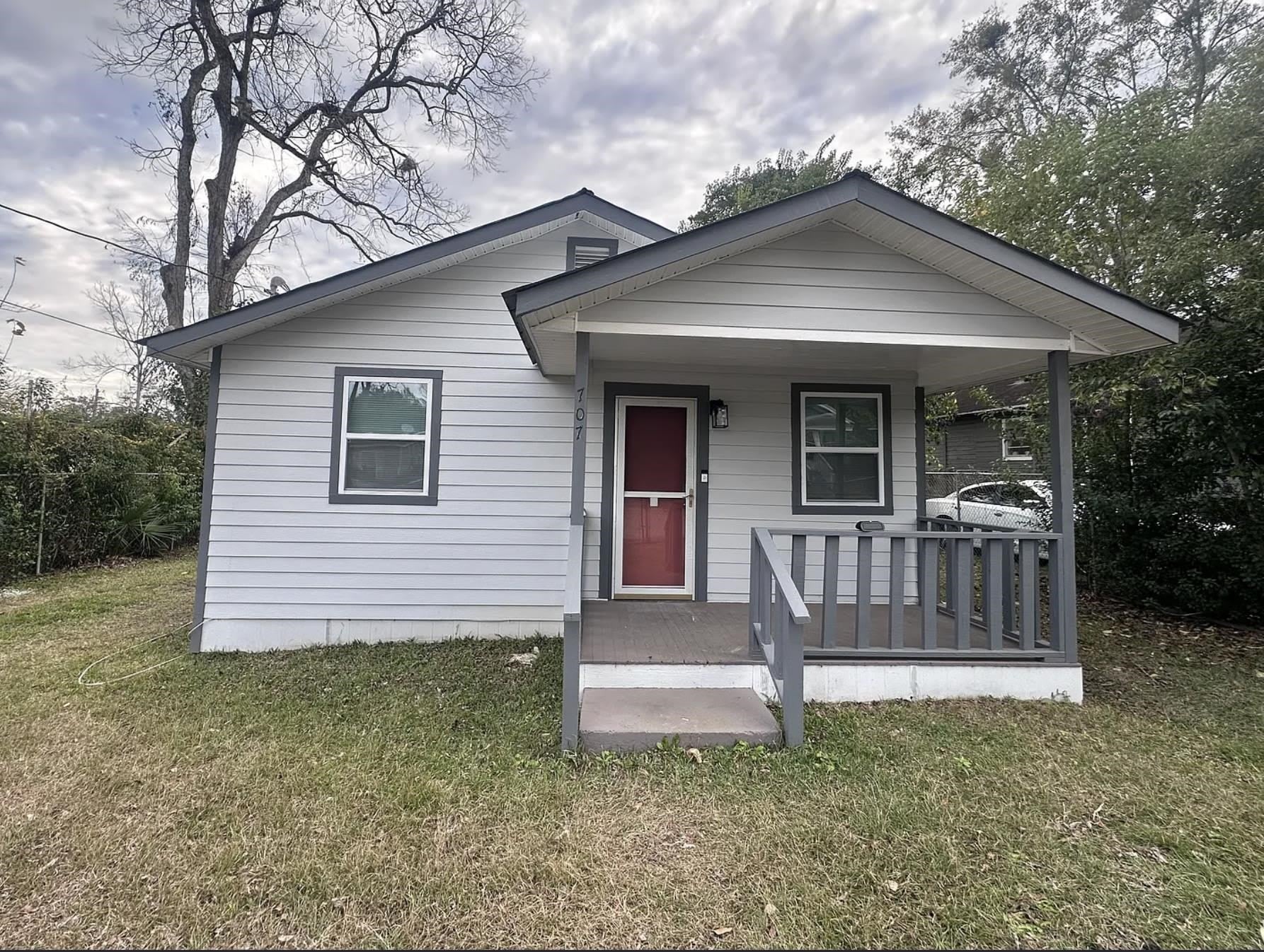 707 Dent Street – photo 1