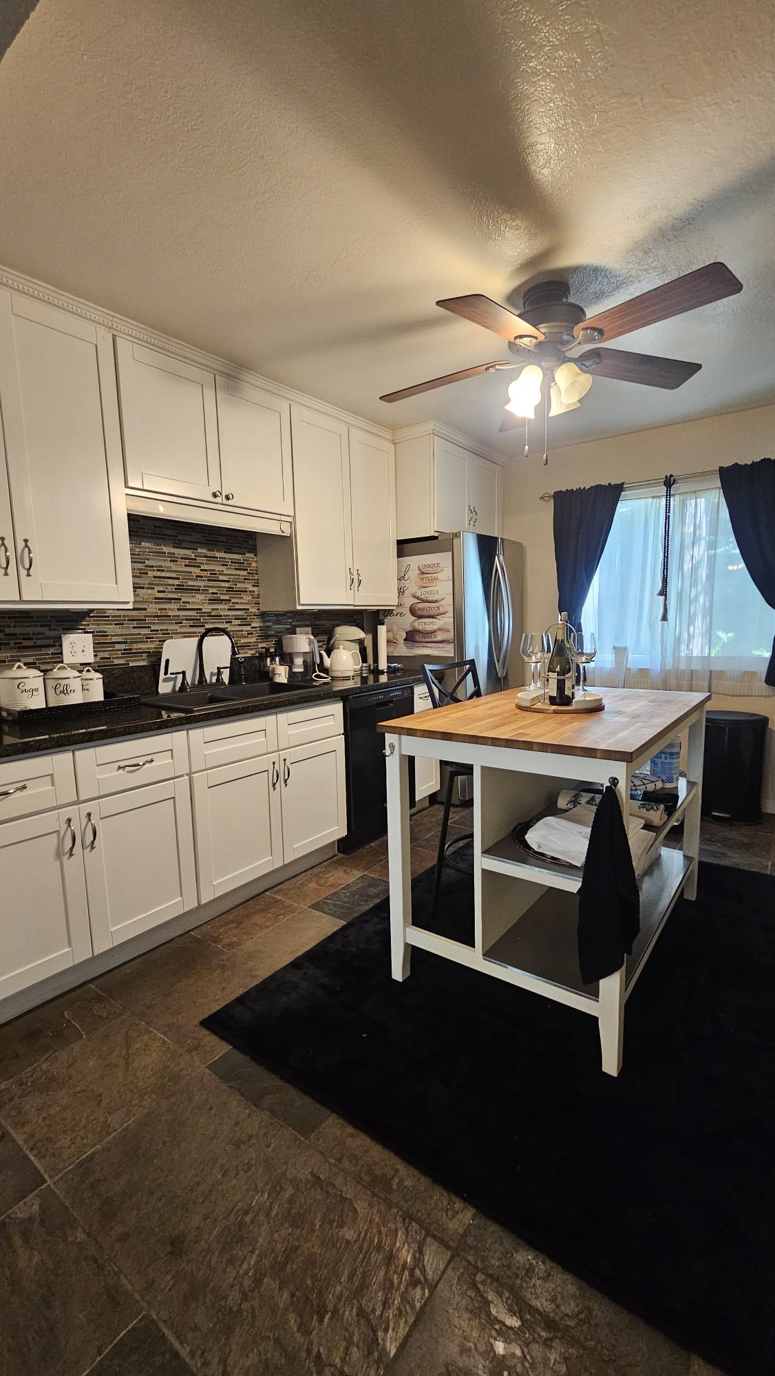 536 Rose Lane – photo 2