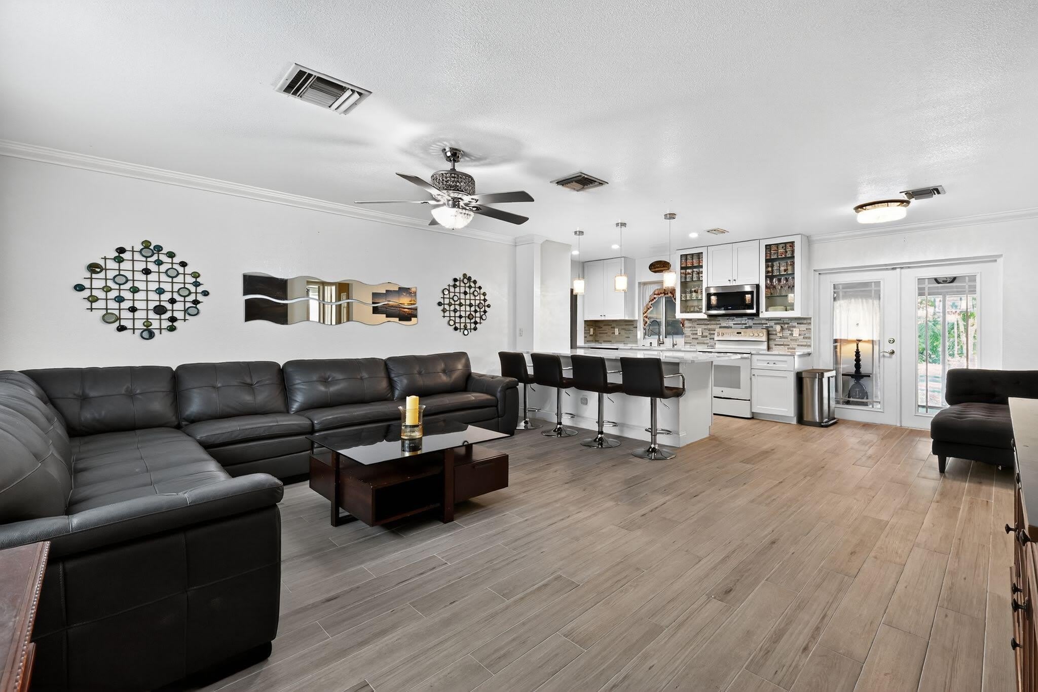 407 Highwood Circle – photo 4