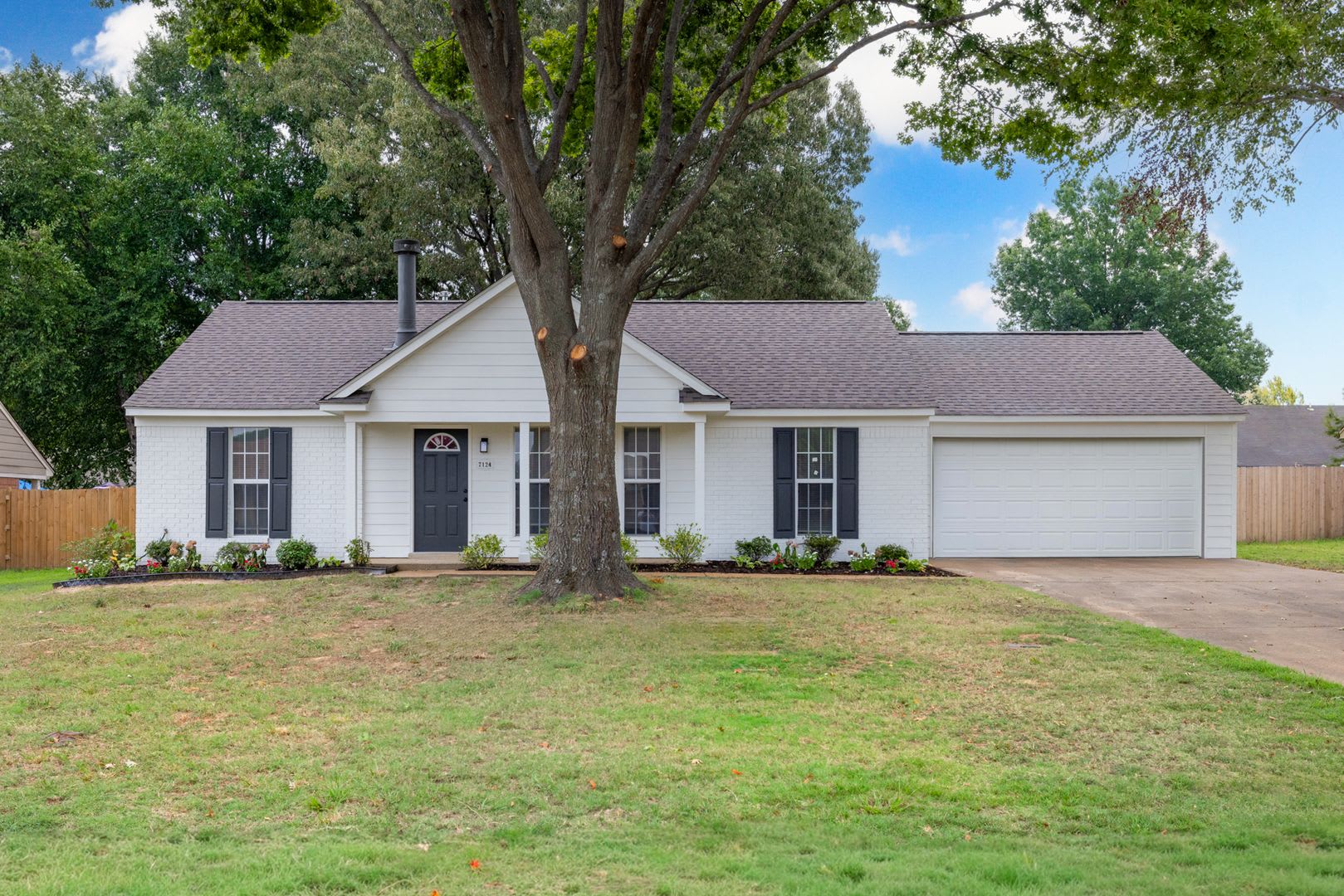 Completely Renovated in Horn Lake – photo 2