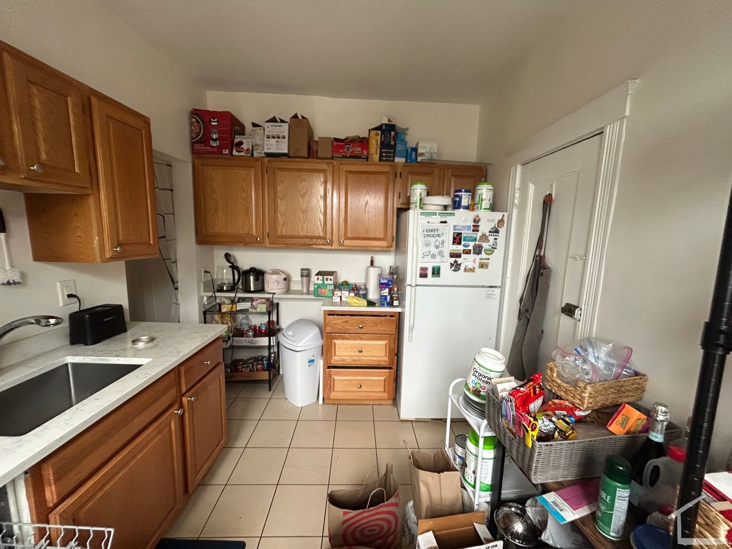 Charming 2 Bedroom-No Broker Fee – photo 2