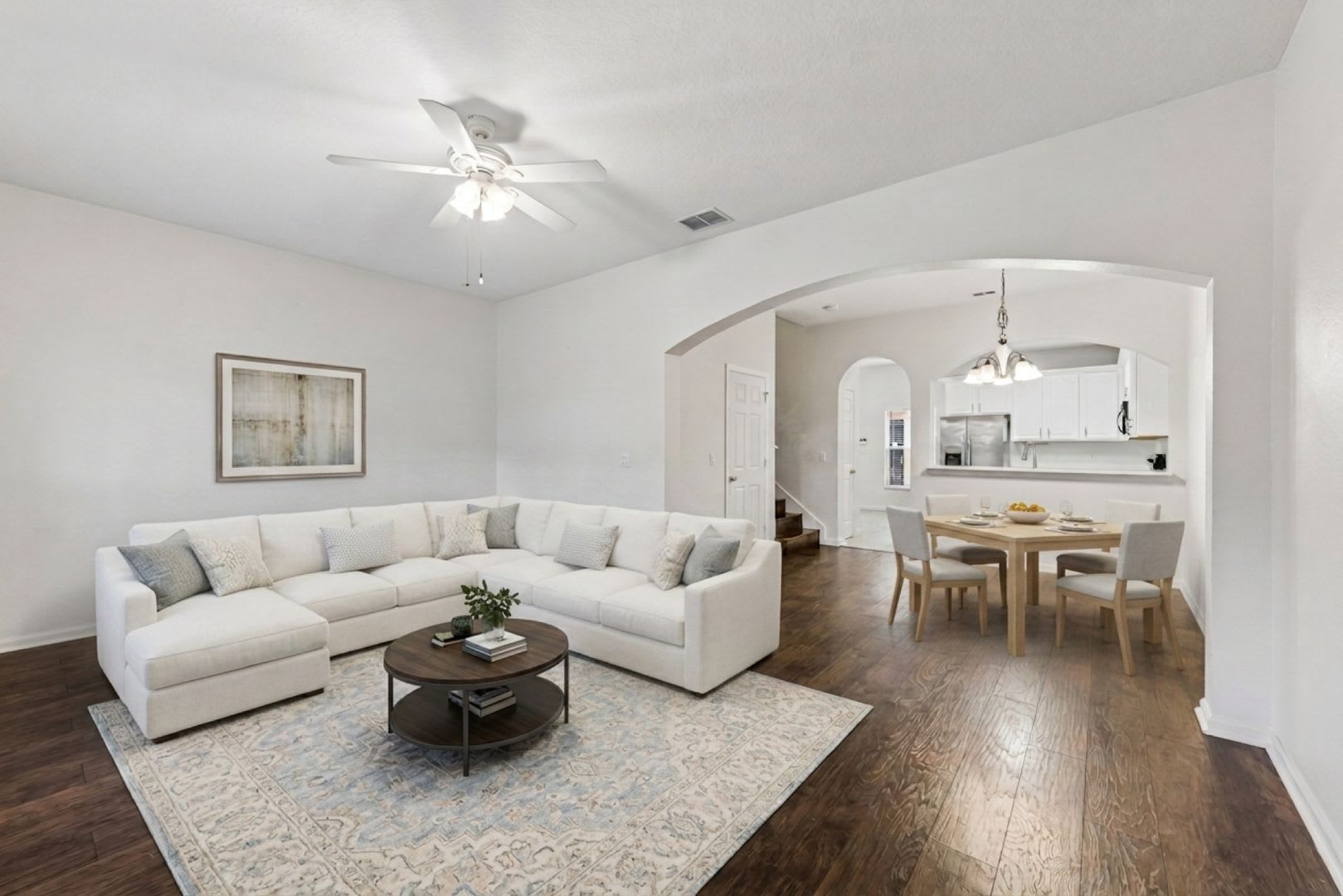 Charming Avalon Park 3/2.5 Townhome with 2-Car Garage! – photo 5