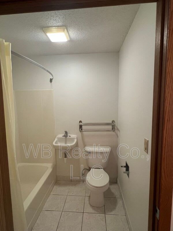 1521 S G Ave – photo 3