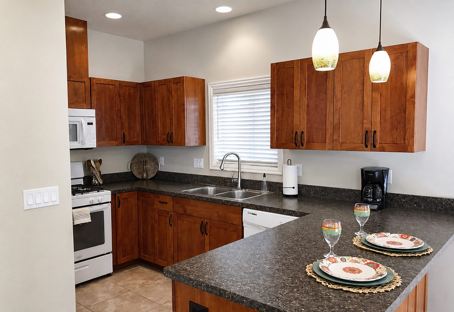 Spacious 3 Bedroom + Bonus Room Near the Old Mill District – photo 3