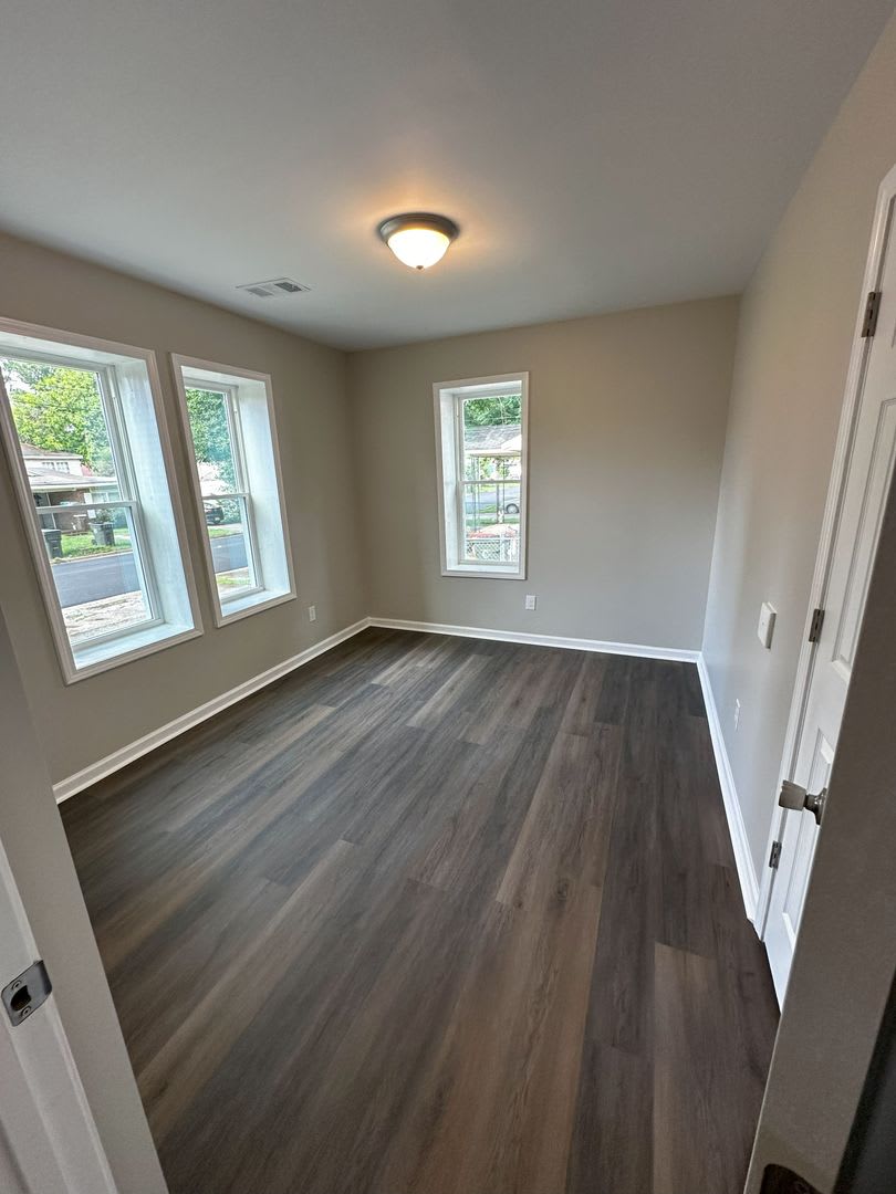 For Rent Beautifully Renovated 2 Bed 1 Bath Home Modern Upgrades Throughout – photo 5