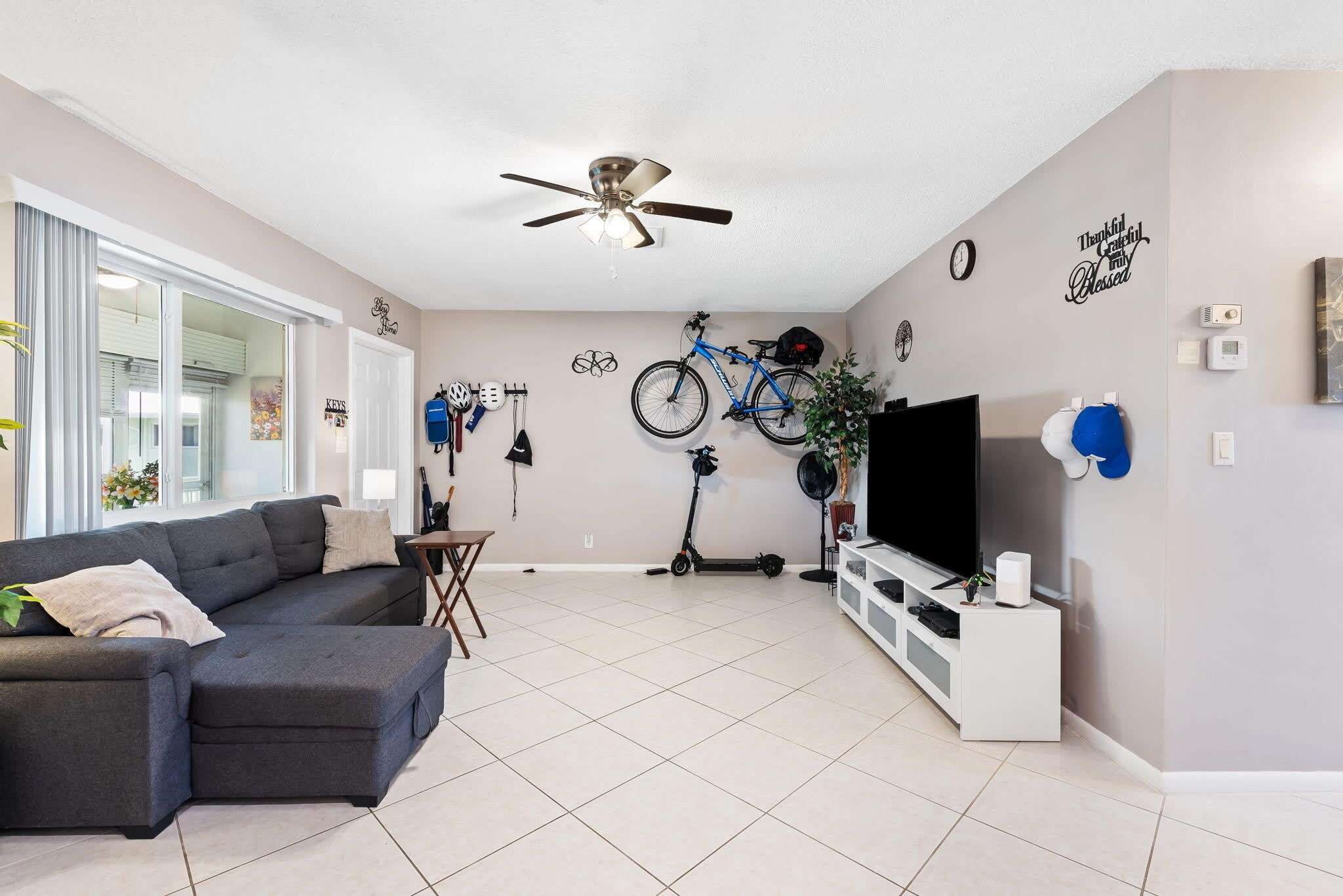 2100 NE 38TH Street – photo 3