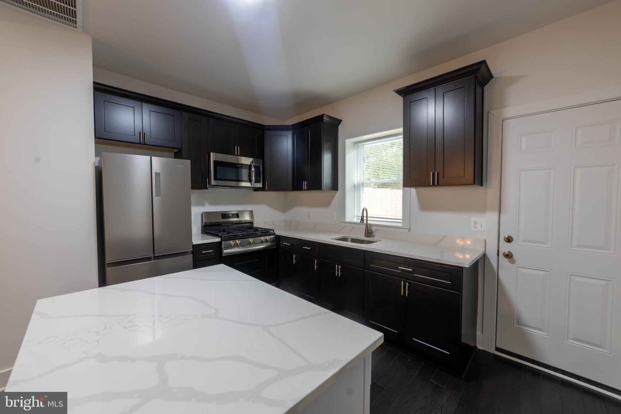 2721 W MOSHER Street – photo 3