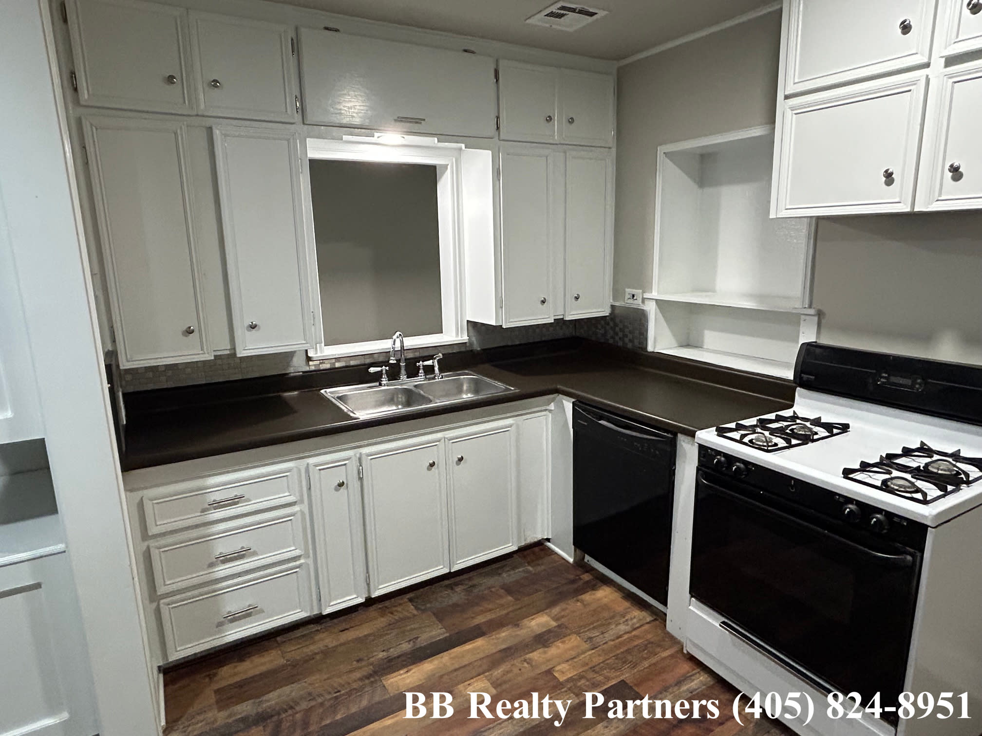 3328 E 6th St – photo 5