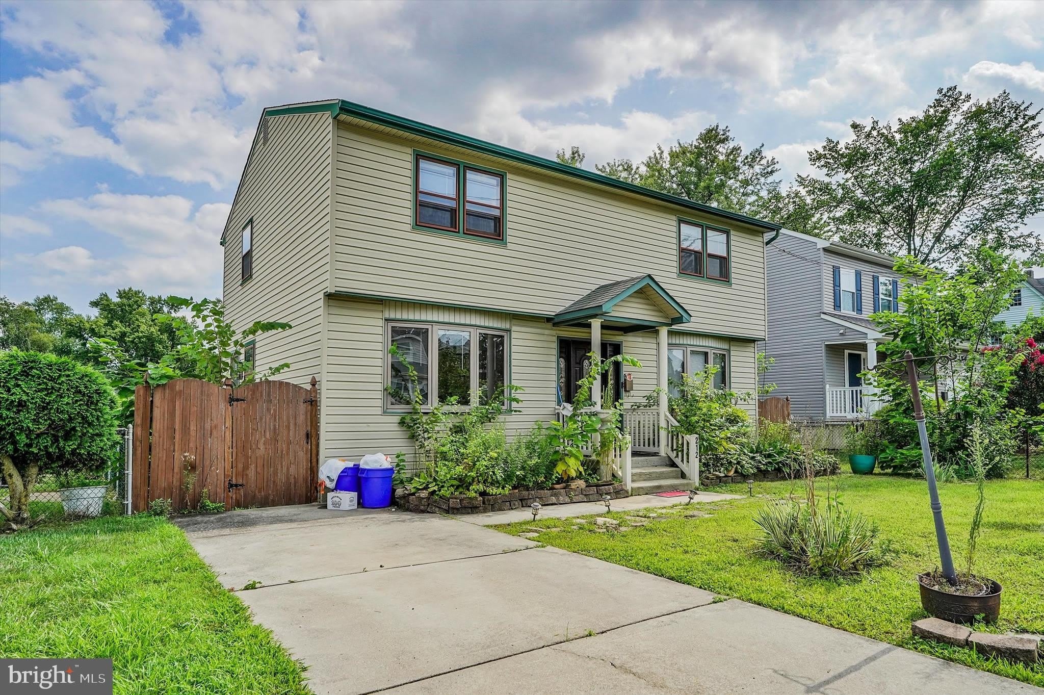 212 E LAFAYETTE Avenue – photo 2