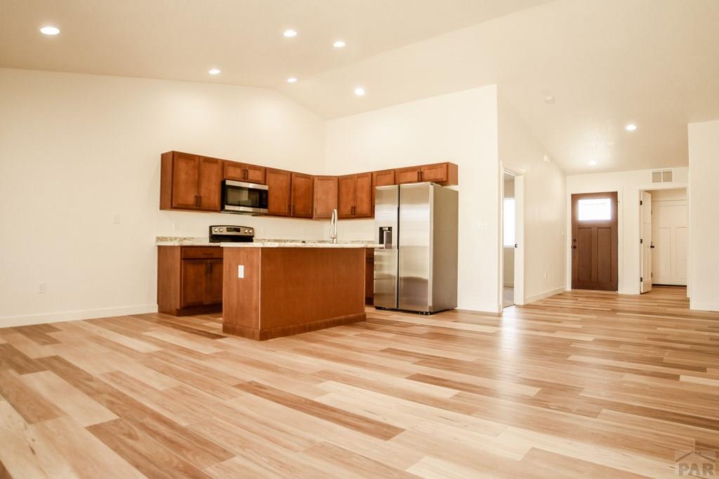 241 W Laurue Ln – photo 2