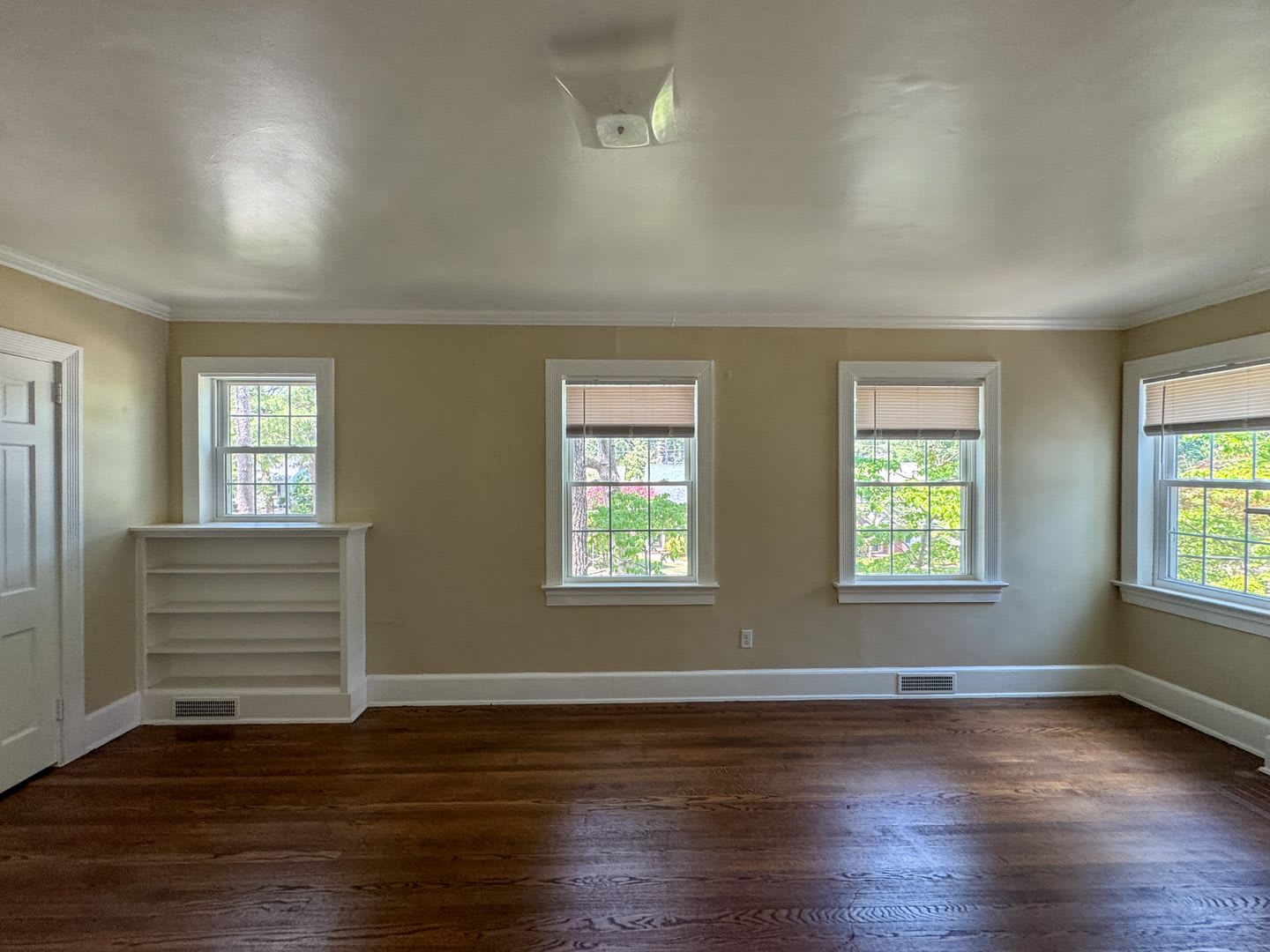 Charming 2 Bed 1 Bath Duplex In Haymount – photo 5