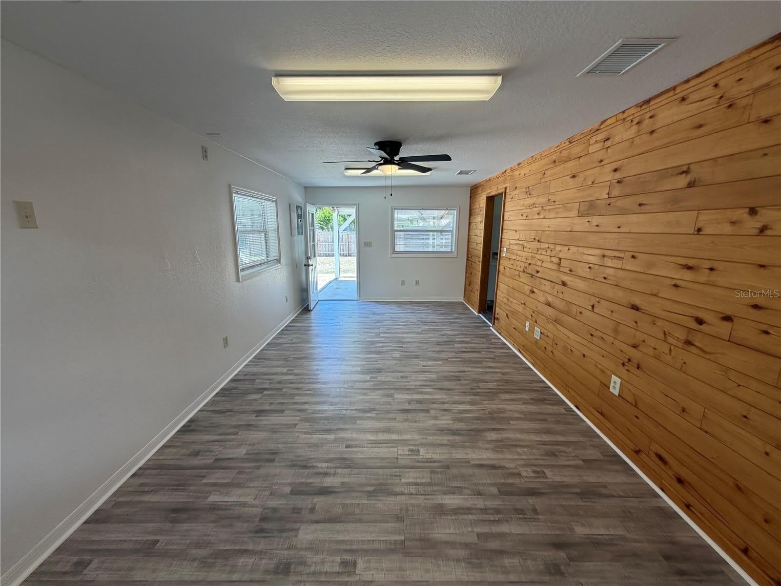 306 N IONA Avenue – photo 2