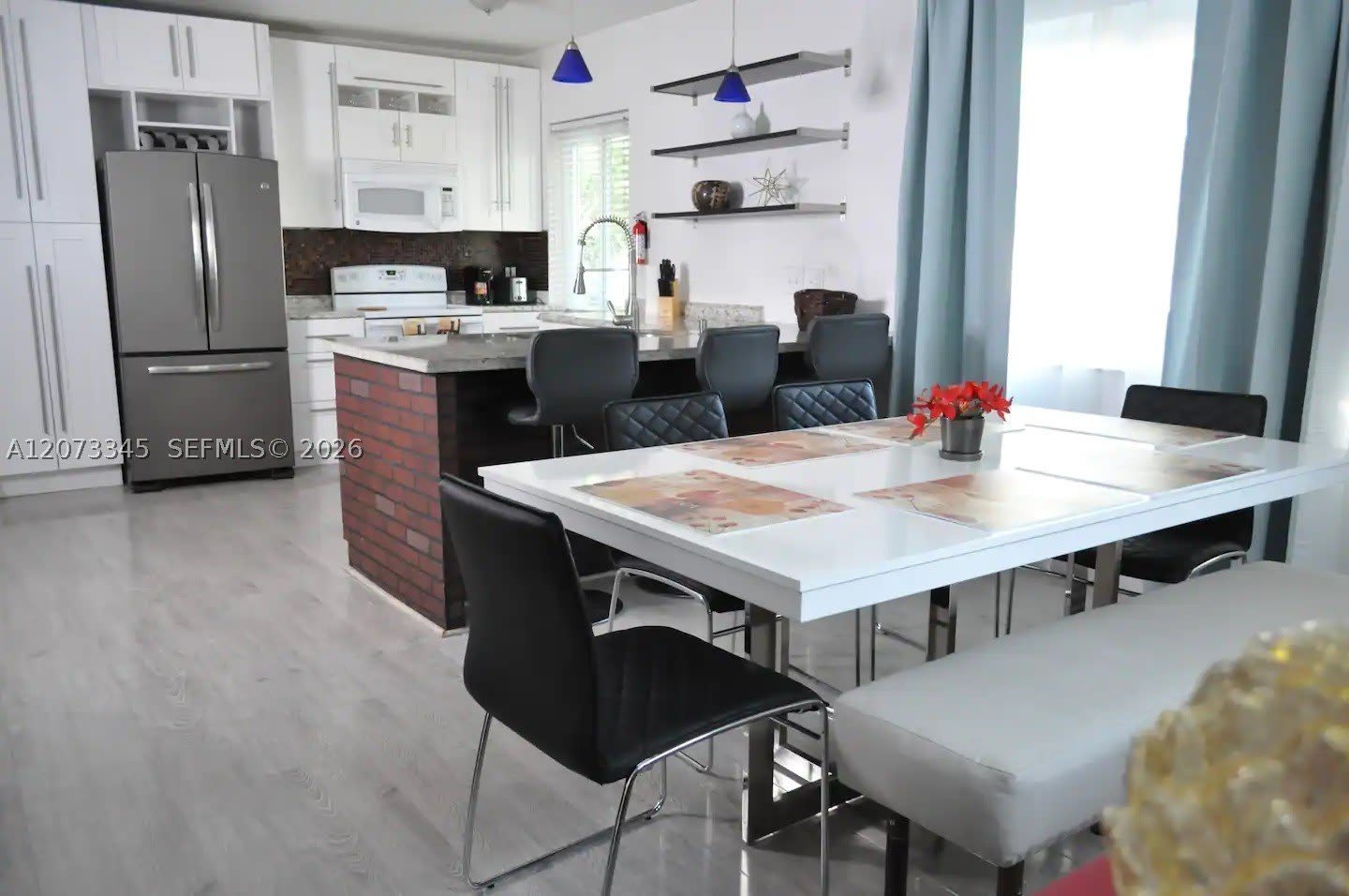 811 Sw 11Th St – photo 3