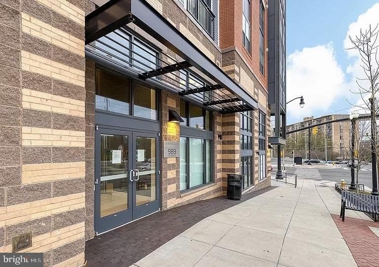 989 S BUCHANAN Street – photo 1