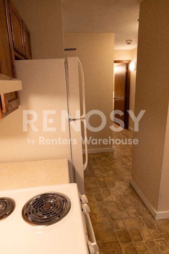 Available Now Spacious 1 bedroom 1 bath lower level Condo in Richfield -- 55+ – photo 3