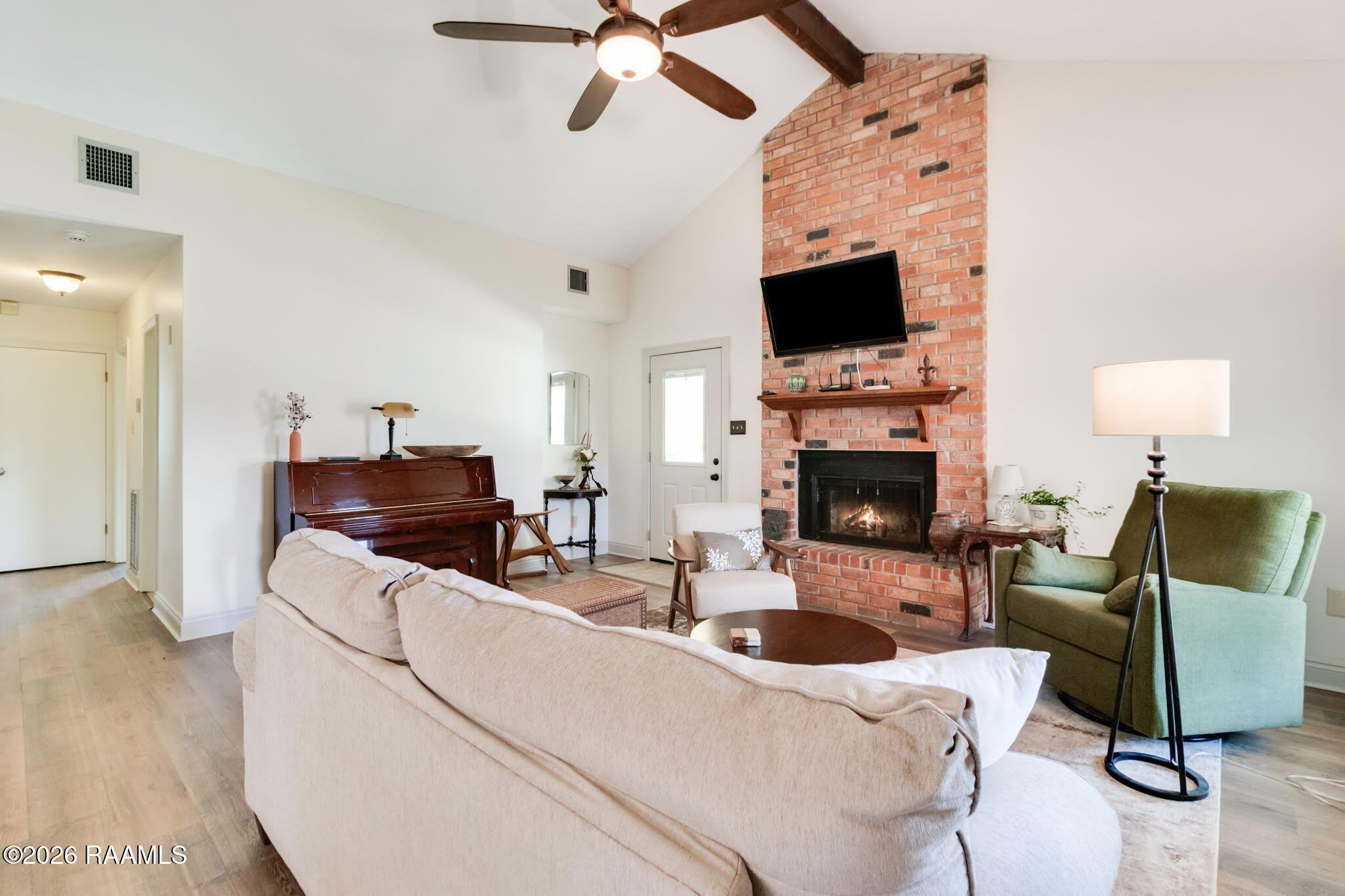 215 Sleepy Hollow Drive – photo 2