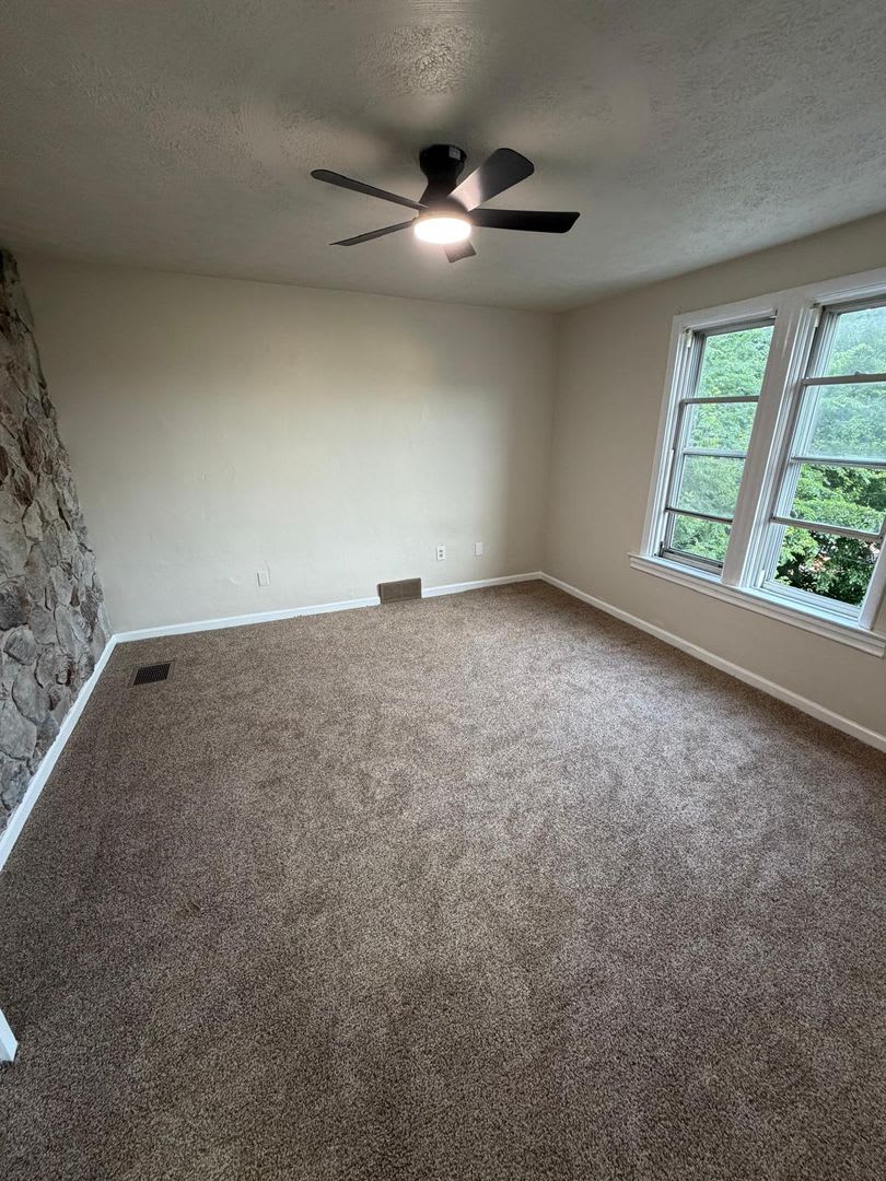Charming 3Br Home In Wilmerding Section 8 Considered – photo 4