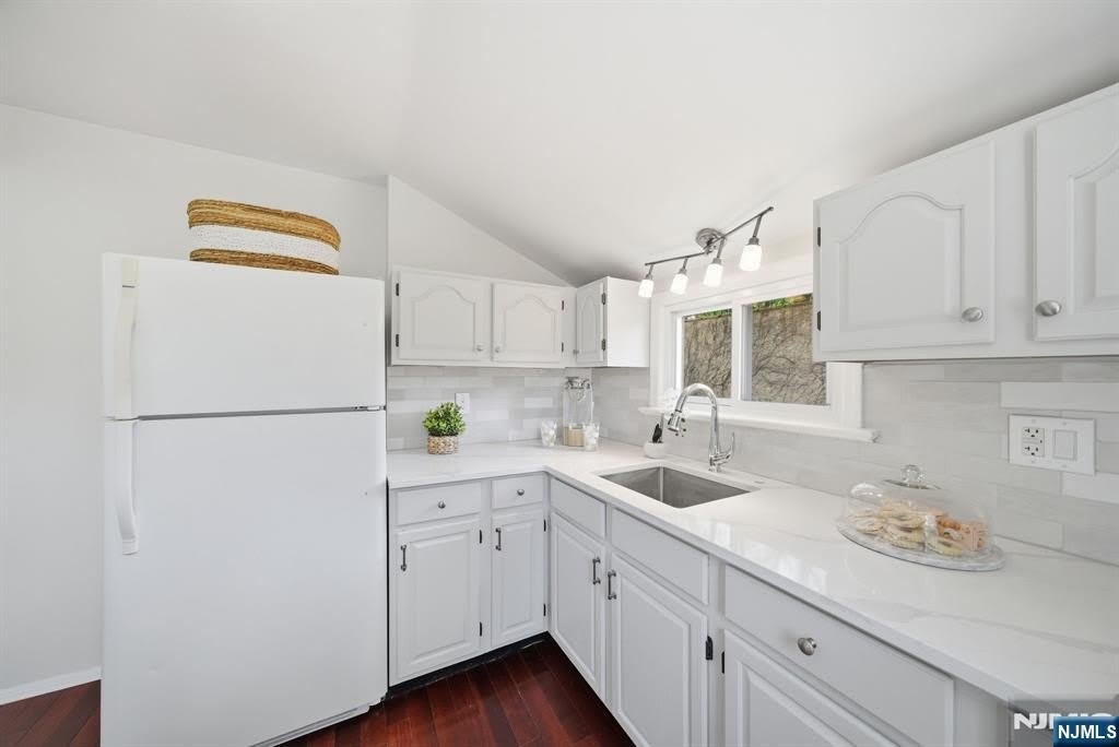 386 Kinderkamack Road – photo 2