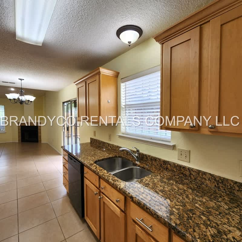 1901 Dickens Drive – photo 5