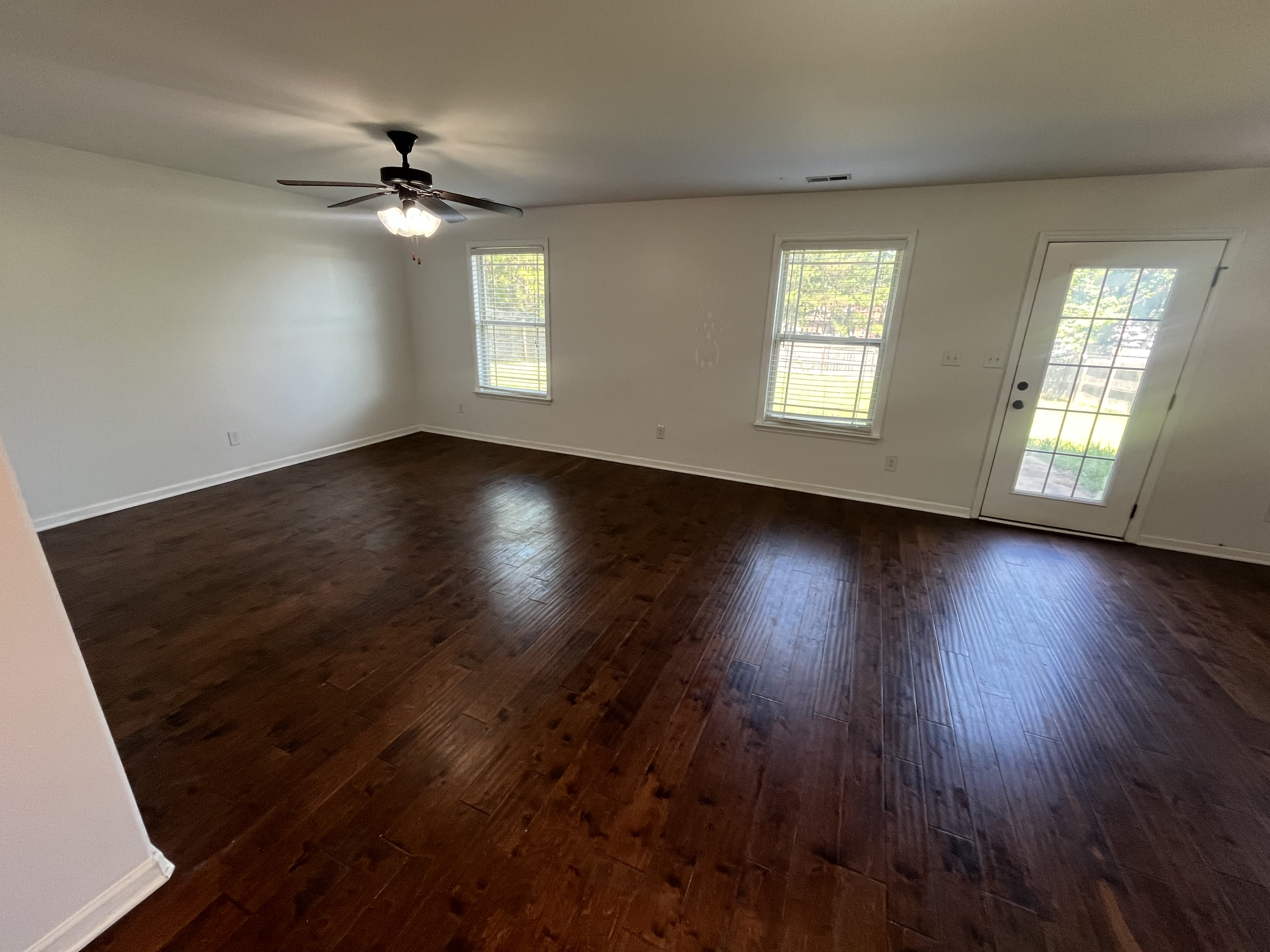 100 Bent Saddle St – photo 5