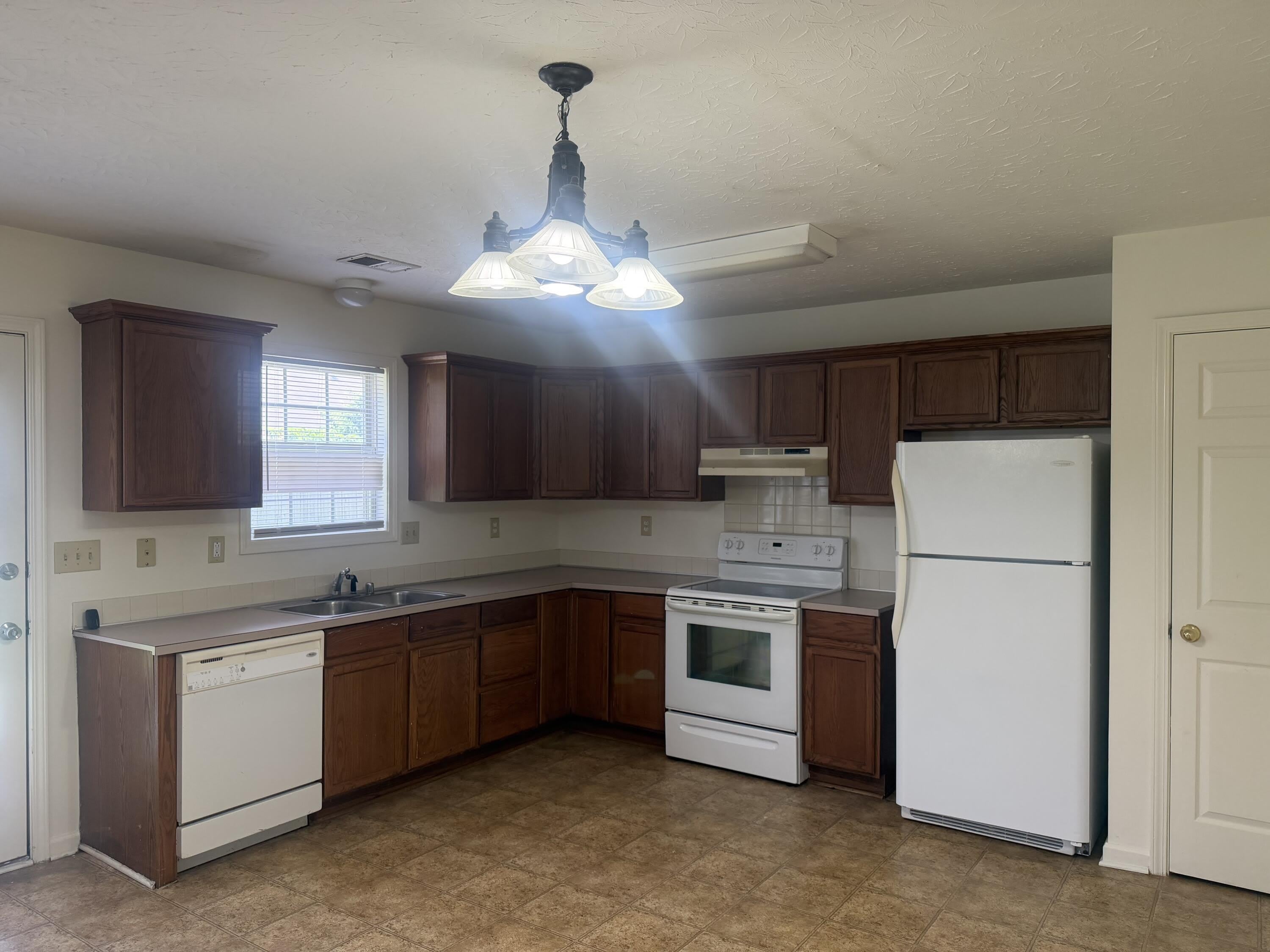 541 Lidian Court – photo 3