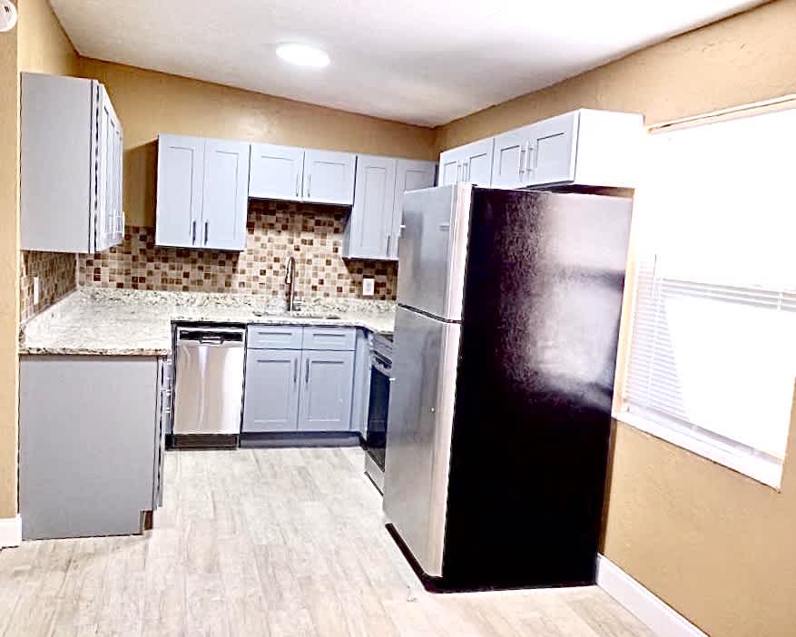 1362 Gardenia Avenue – photo 4