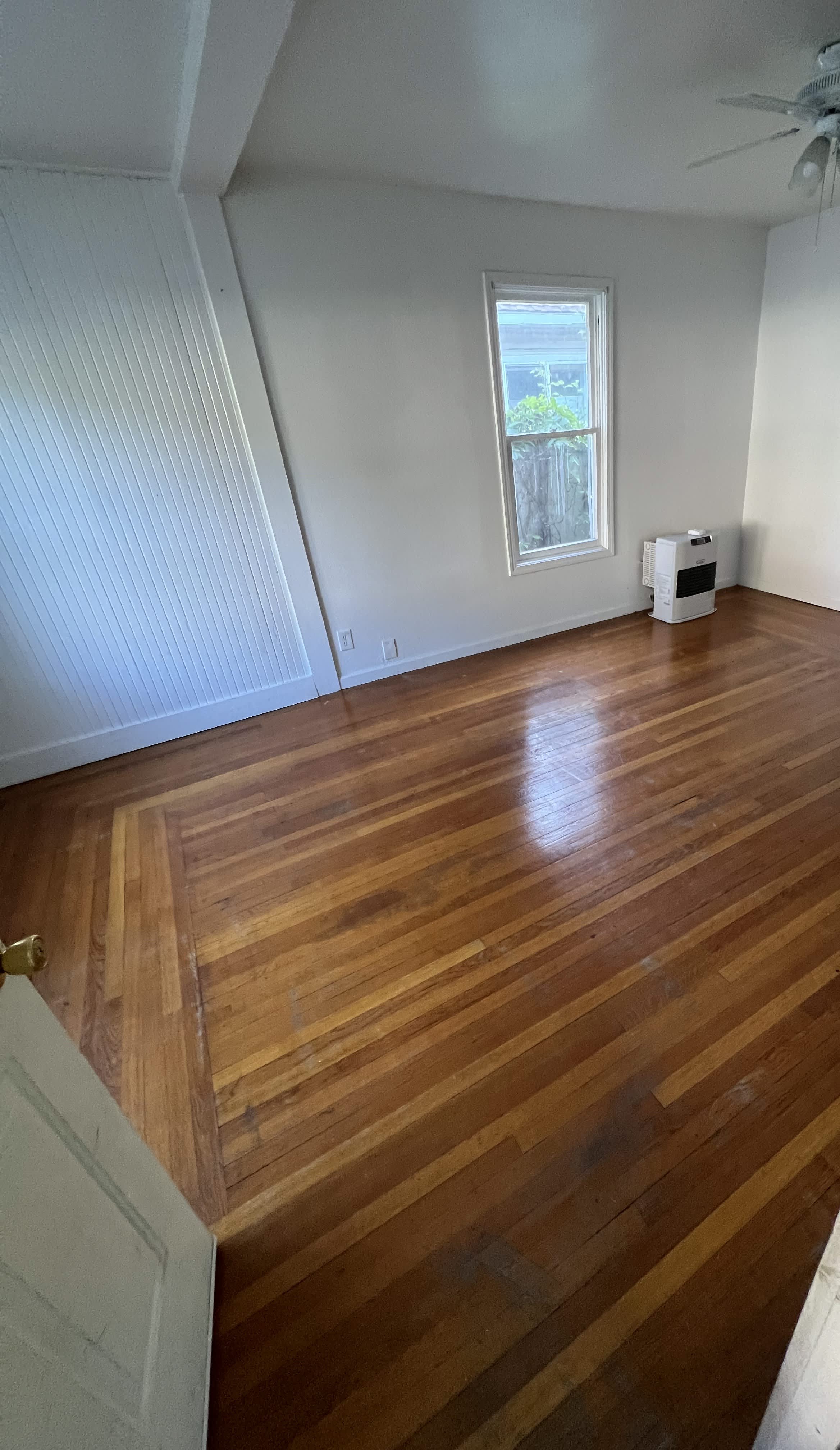 6116 Dunsmuir Ave – photo 2