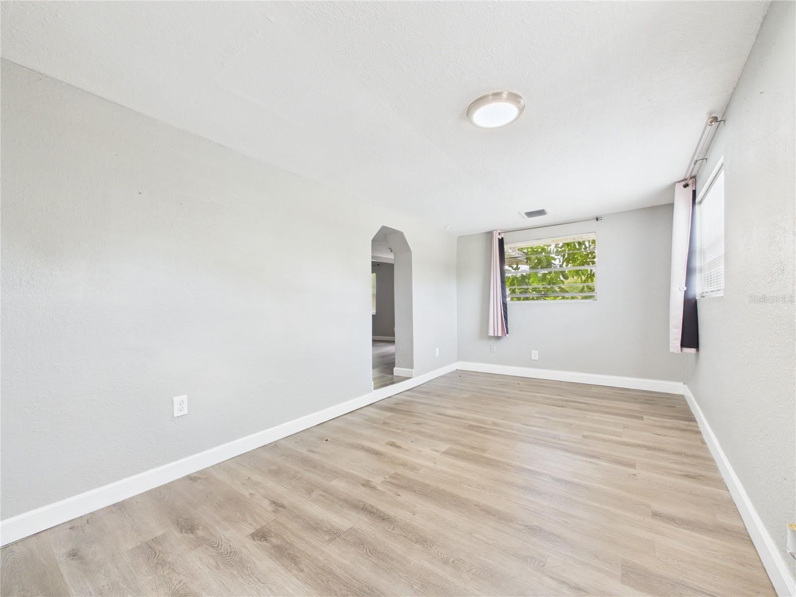 605 S DISSTON Avenue – photo 3
