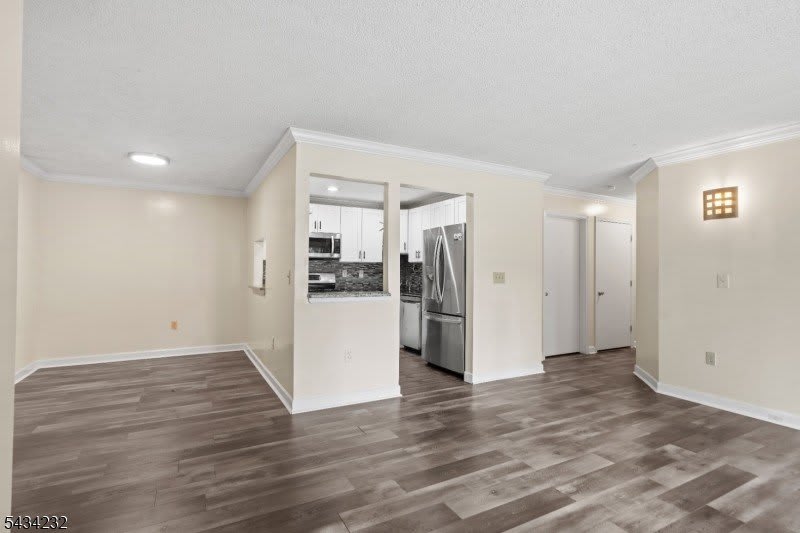 24 Amberly Ct – photo 3