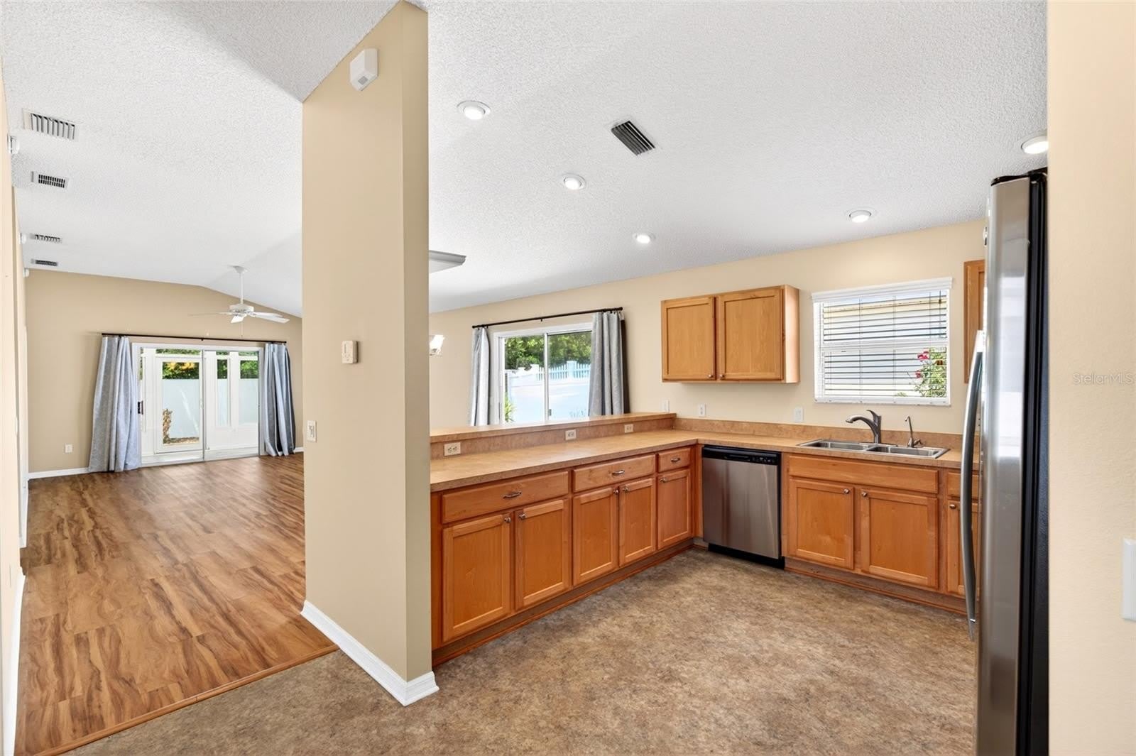 430 CALVERT Terrace – photo 2