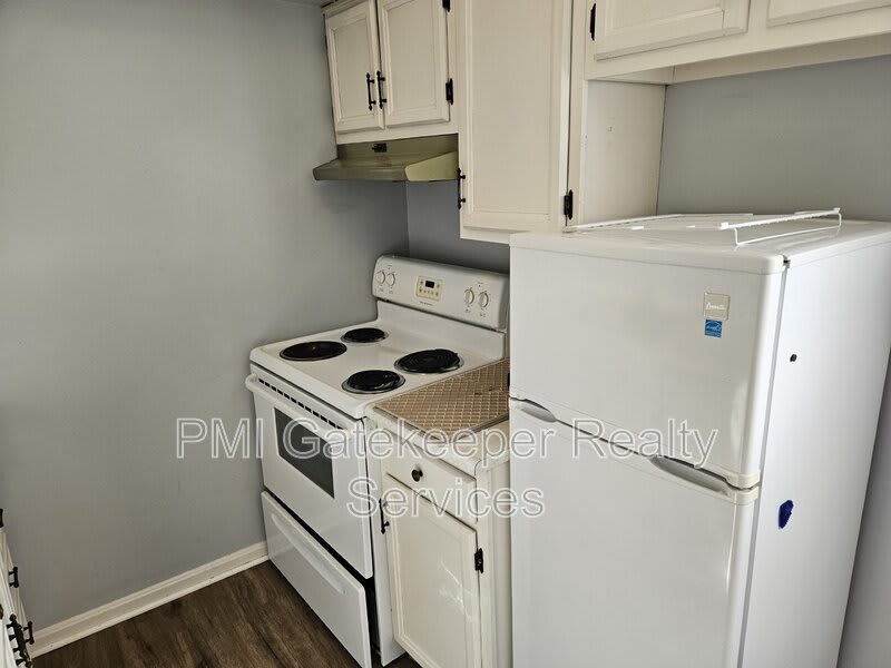 1735 Mills Avenue – photo 5