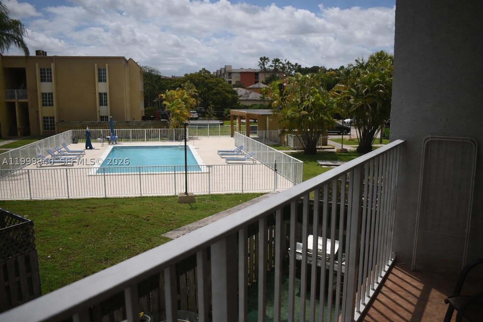 5231 Geneva Way – photo 2