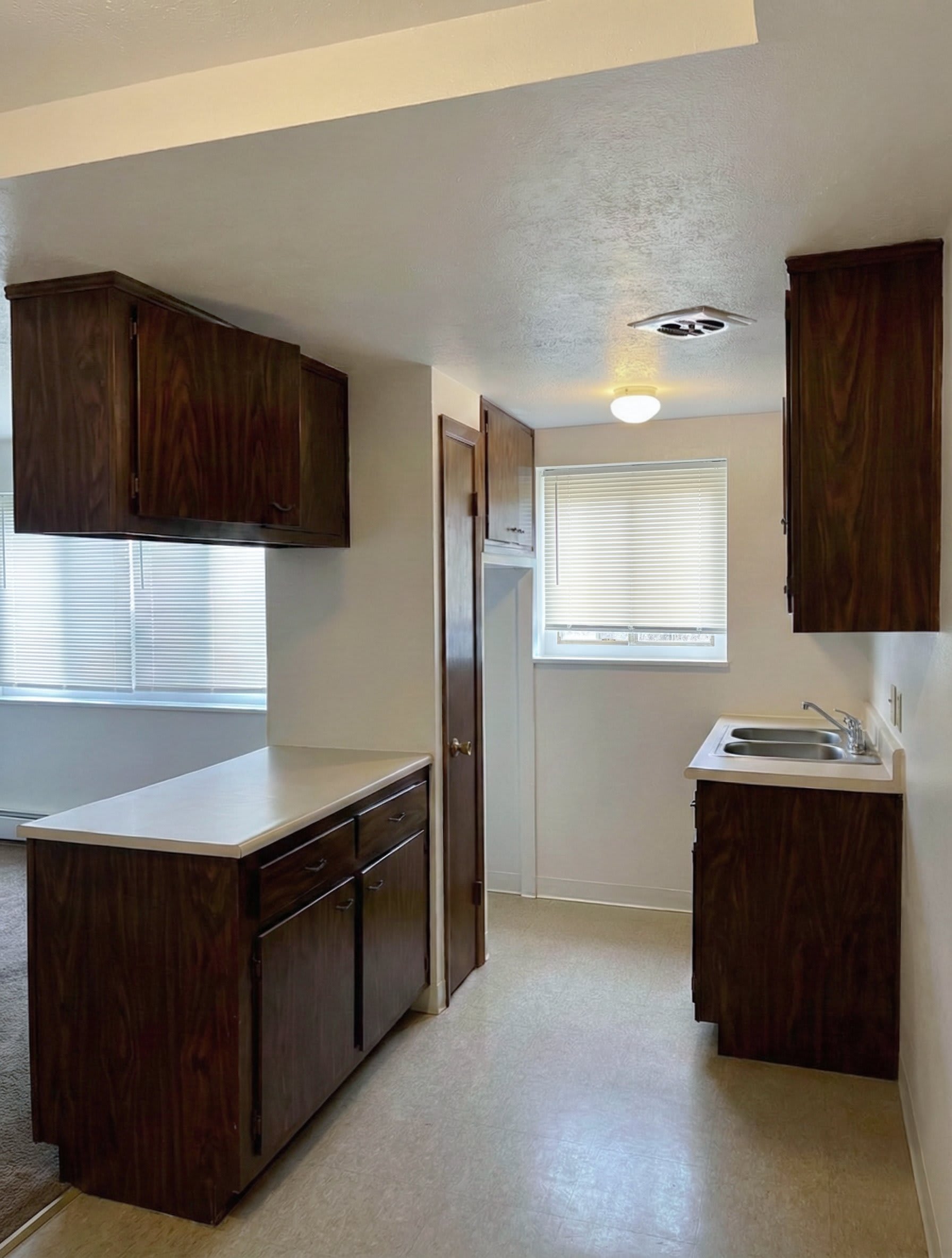 1867 North Taylor Road – photo 3