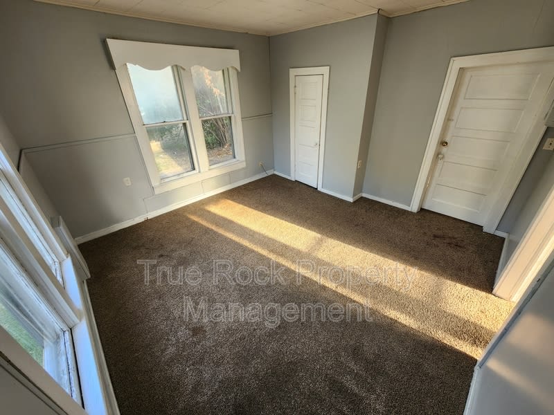 800 West 9th – photo 5