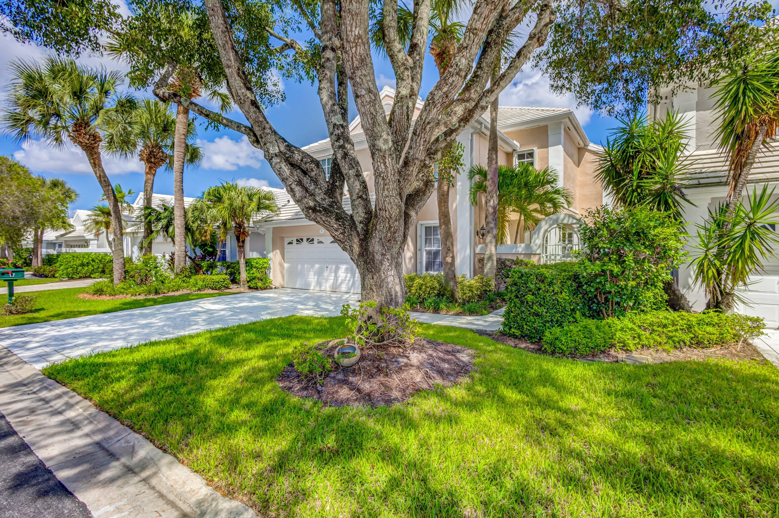 17 Selby Lane – photo 2