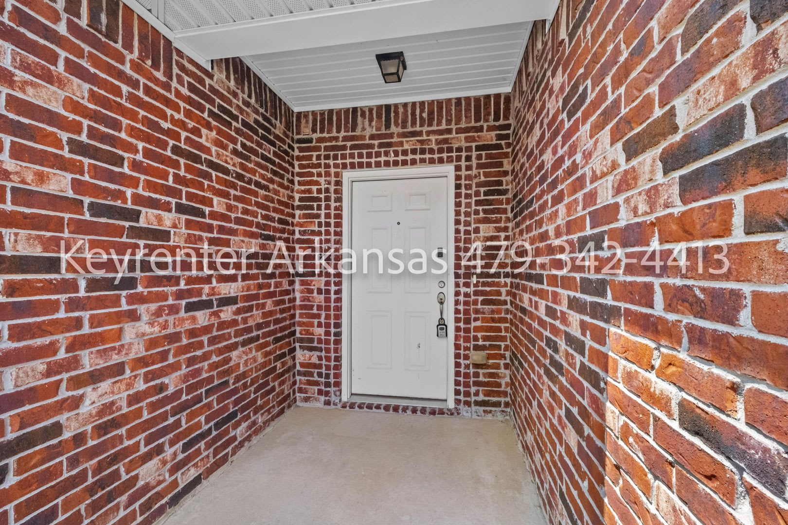 Bright 3 Bedroom Bentonville Home with Fenced Yard & Natural Light – photo 4