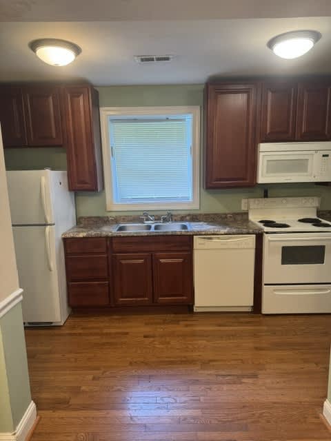 10430 Greenwood Rd – photo 5