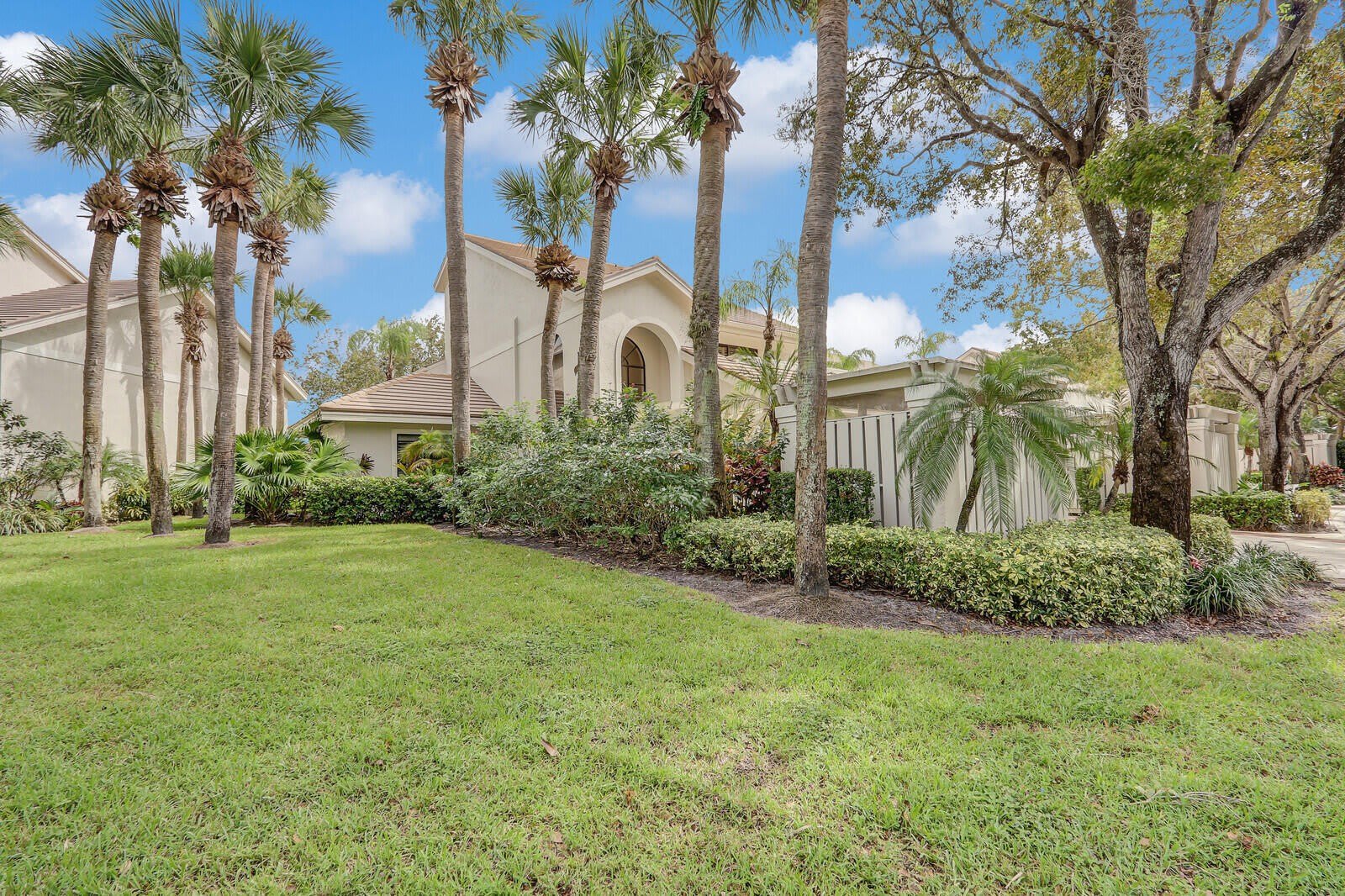 16000 W Bay Drive – photo 4