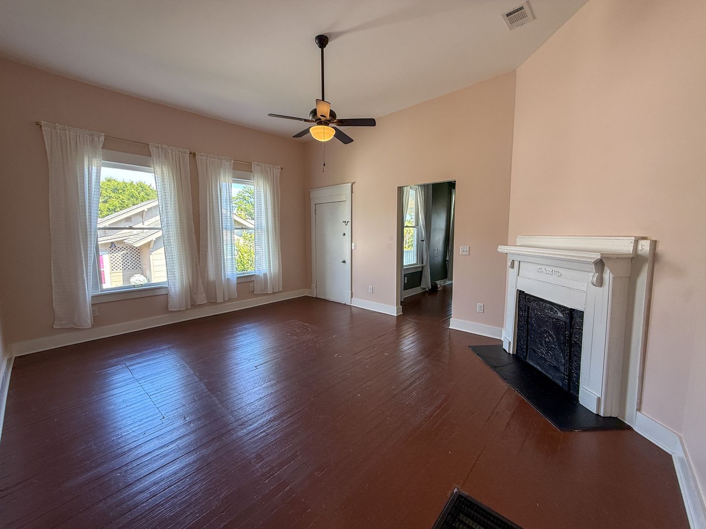 Charming 3 Bedroom 2 Bath Home in East Hill ~ Lawn Care Included! – photo 5