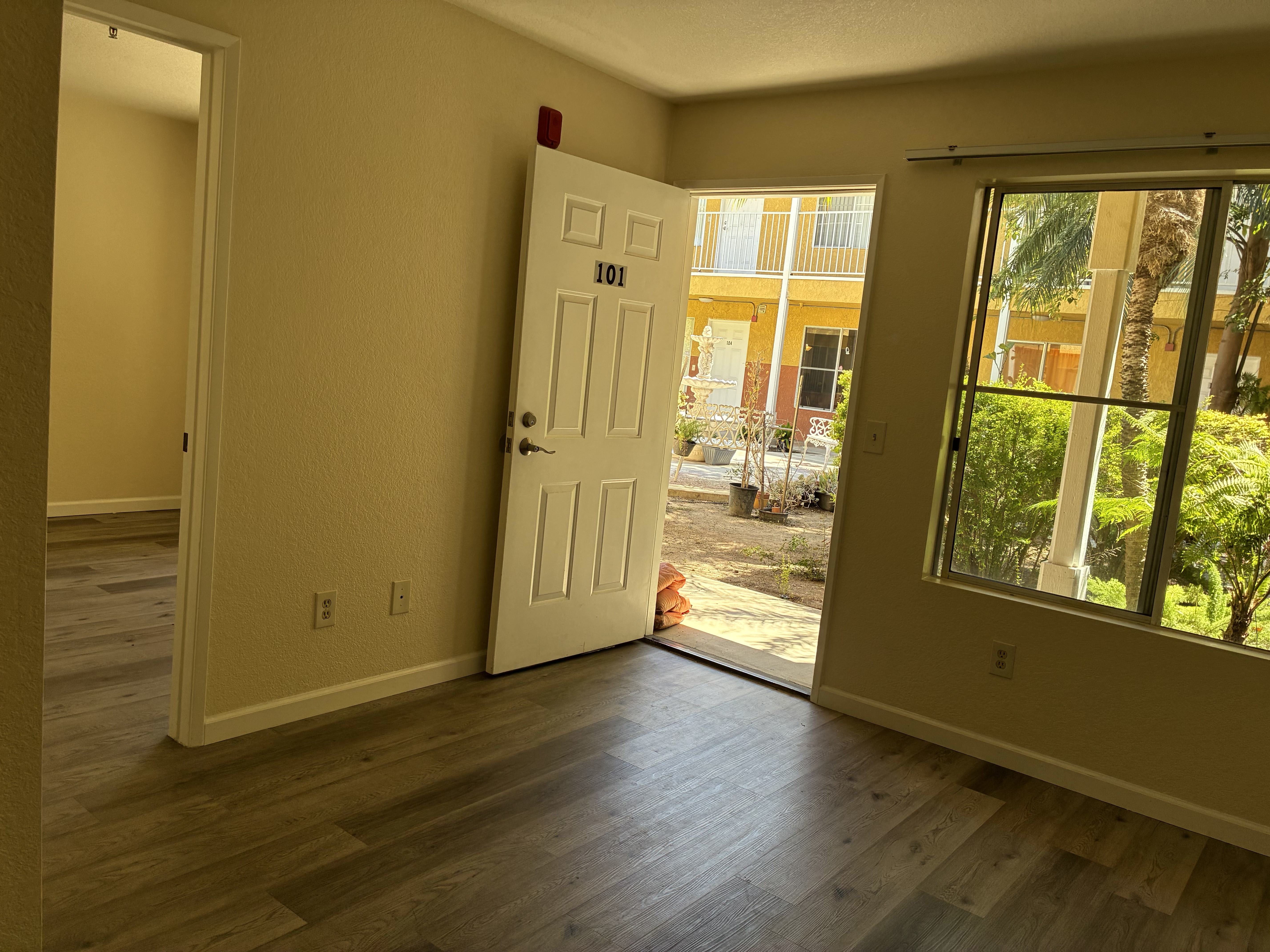 212 S Orange Ave – photo 2