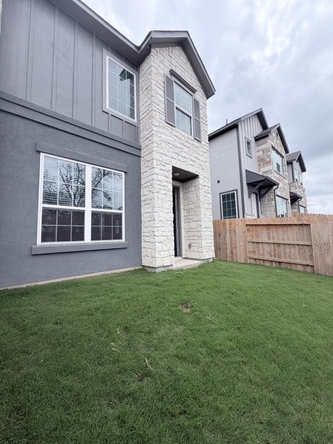 957 Beebrush Ln. – photo 3