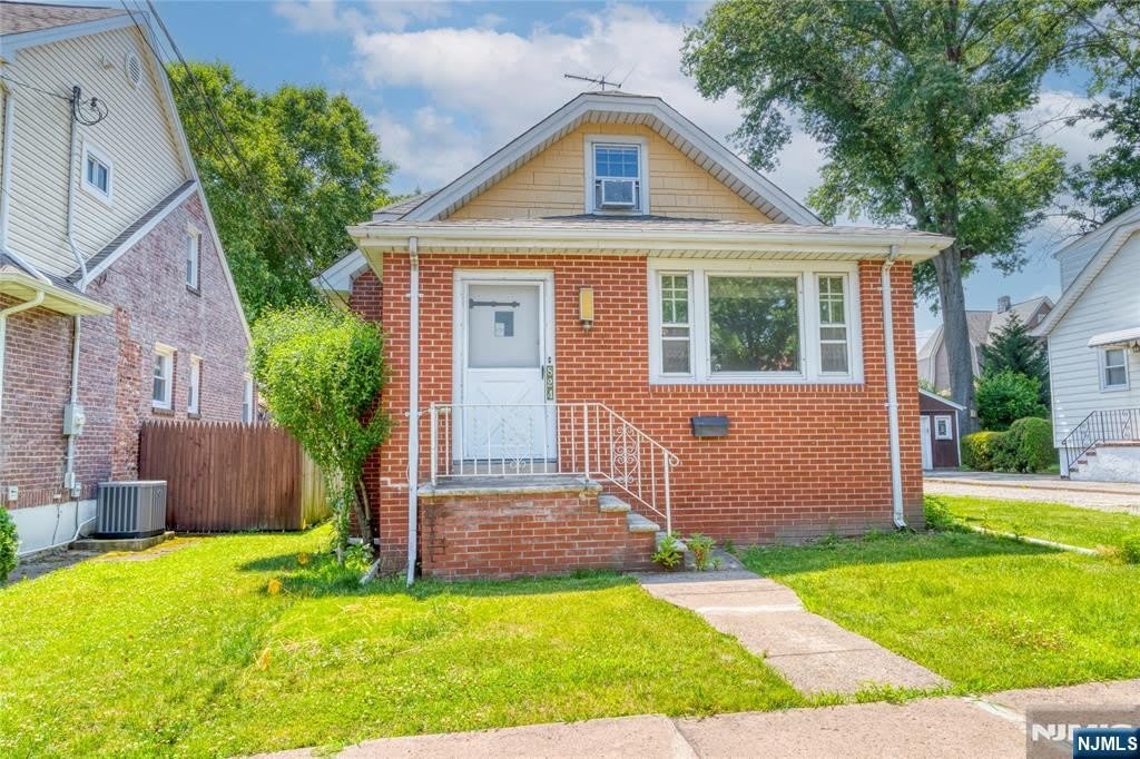 824 Linden Avenue – photo 1