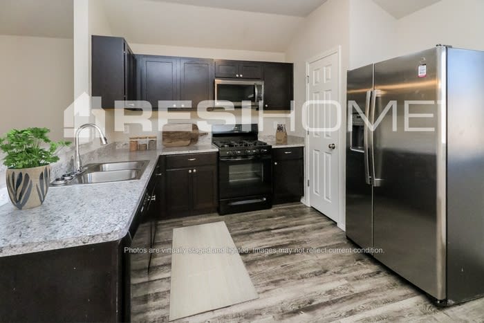 9441 Southwest 37th Street – photo 3
