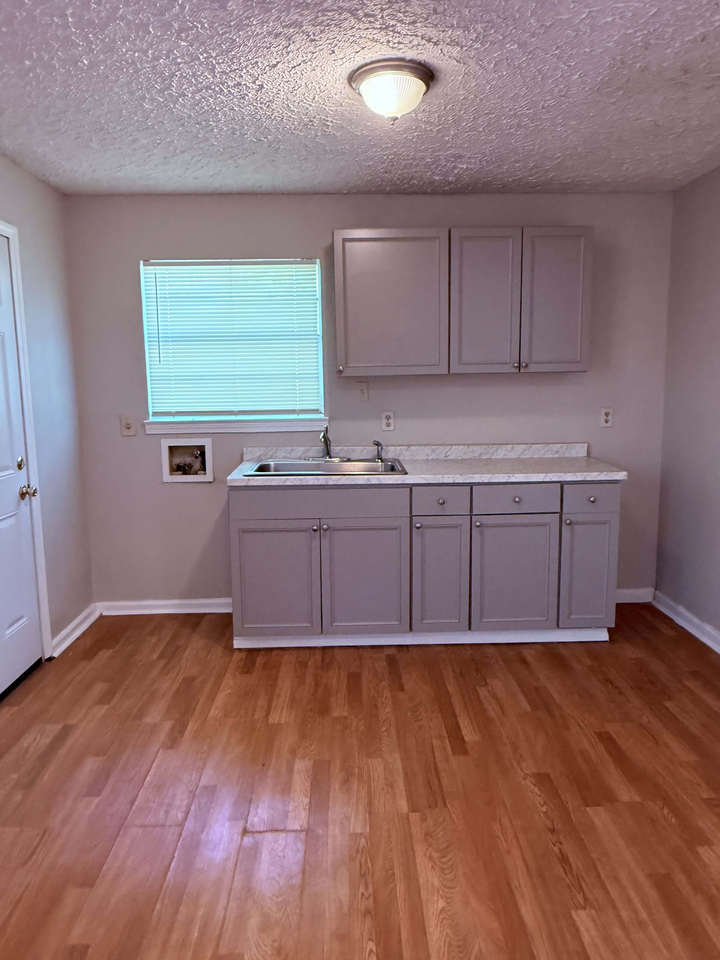 4427 Ryan St – photo 4